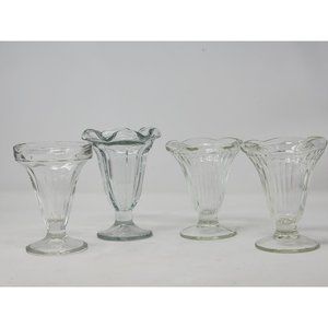4 Vintage Tulip Shaped Glass Ice Cream Sundae Dishes‎
